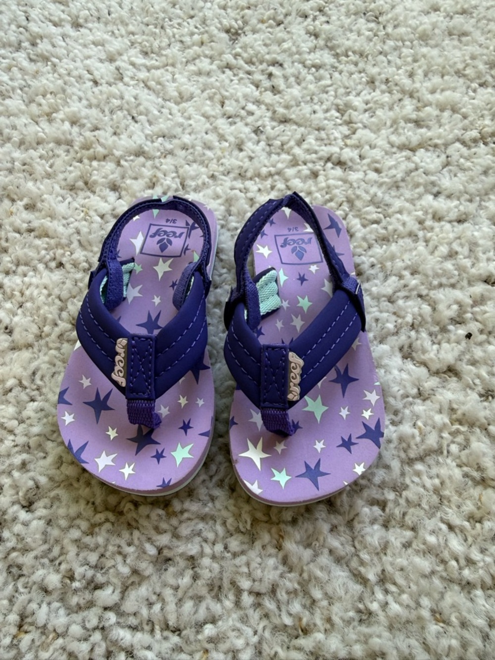 Reef Kids Purple Star Sandals-never worn